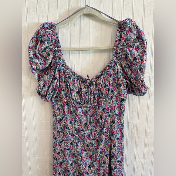 ASTR The Label, FLORAL PUFF SLEEVE MINI DRESS - Picture 5 of 7